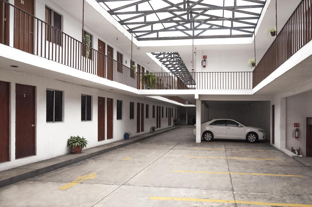 Hotel 2000 มอเรเลีย ภายนอก รูปภาพ
